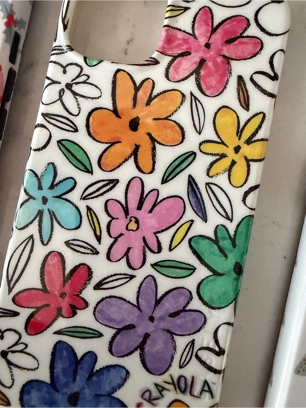 6 Casely Iphone13 pro cases in different designs and two AlilunScreen Protectors